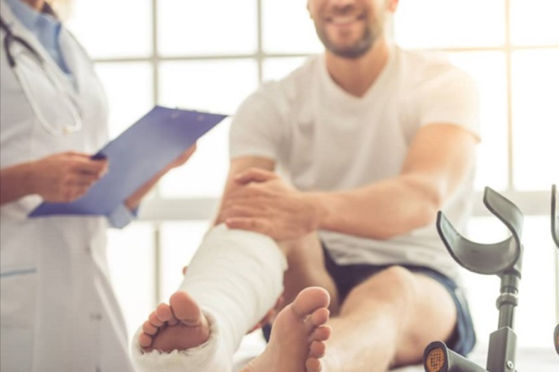 Bone Specialists Check hand Bone break